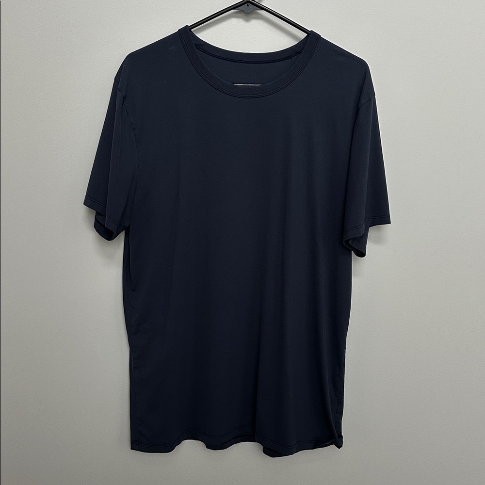 Lululemon classic navy t-shirt